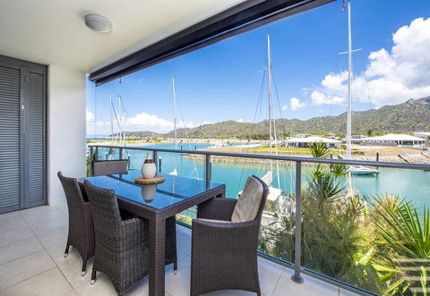 Magnetic Blue Waterfront Apartments - Australian Directory 3