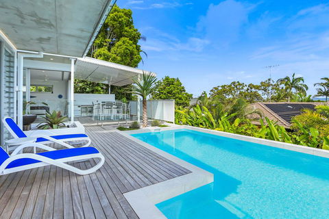 Magnificent Views On Arkana, Noosa Heads - Australian Directory 2