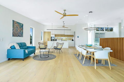 Magnificent Views On Arkana, Noosa Heads - Australian Directory 3