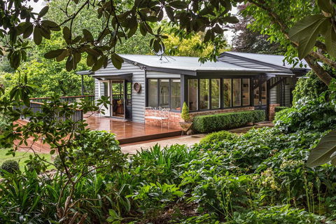 Magnolias On Mernda - Australian Directory 0