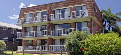 Main Beach Apartments - Australian Directory 1