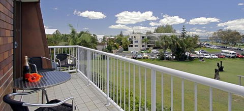 Main Beach Apartments - Australian Directory 0
