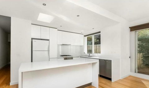 Malvern 3 Bedroom Home - Australian Directory 2