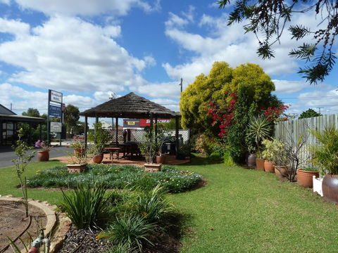 Mandalay Motel - Australian Directory 1