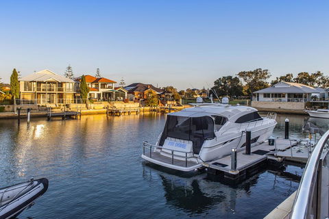 Mandurah Canals, Casa Marina - Australian Directory 1