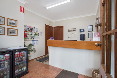 Manifold Motor Inn - Australian Directory 3