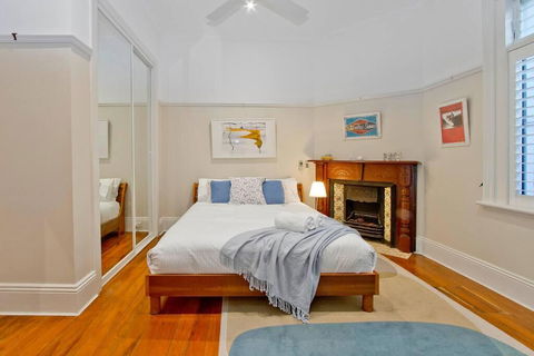 Manly Beachside 2 Bedroom House - Australian Directory 1