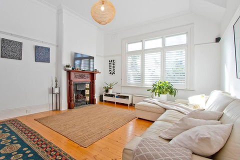 Manly Beachside 2 Bedroom House - Australian Directory 2