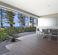 Manly Strand - Right on Manly Beach - Australian Directory
