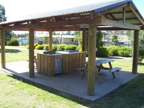 Mansfield Holiday Park - Australian Directory 2