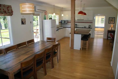 Maple House - The Ideal Retreat For Family And Friends. - Australian Directory 2