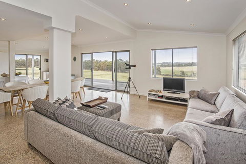 Margaret River Farmhouse - Australian Directory 3