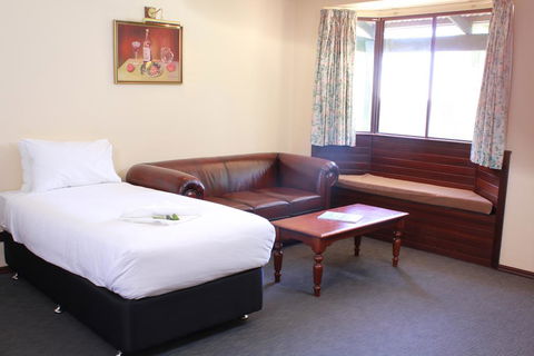 Margaret River Motel (Formerly Grange On Farrelly) - Australian Directory 3