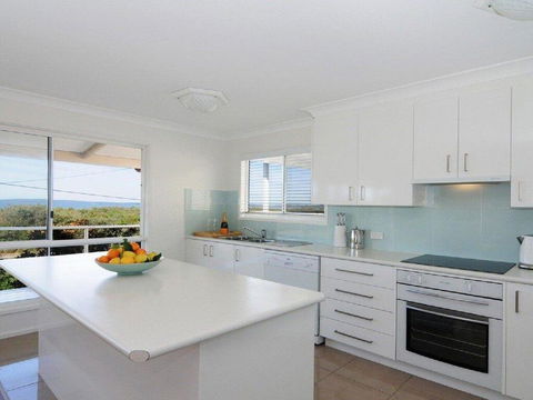 Marilyn's - 180 Degree Views Of Jervis Bay - Australian Directory 3