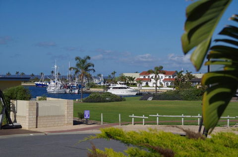 Marina Park View - Australian Directory 2