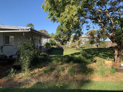 Mascot Cottage - Pet Friendly And Complimentary Breakfast Hamper - Australian Directory 2