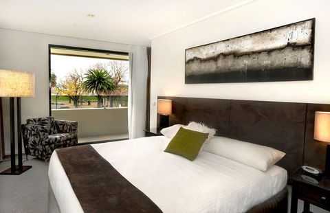 May Park Executive Apartments - Australian Directory 3