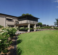 Mayfair Motel - Australian Directory