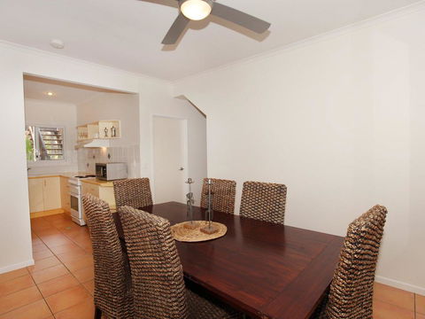 Mayfield 23 - 5 BDRM Home With Pool - Australian Directory 2