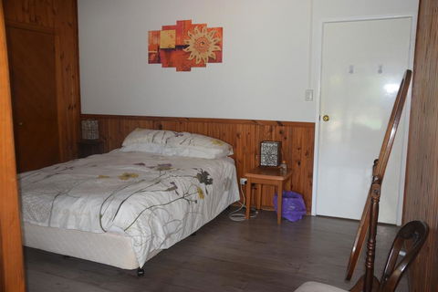 McCarthy Lake House - Australian Directory 2