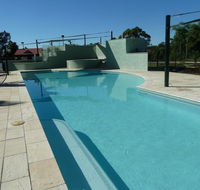 McNevins Logan Park Motel - Australian Directory