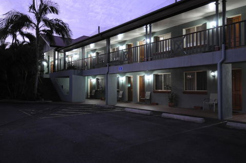 McNevins Logan Park Motel - Australian Directory 1