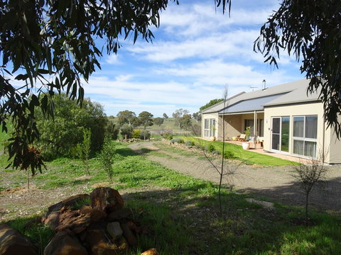 Meander Retreat - Australian Directory 2