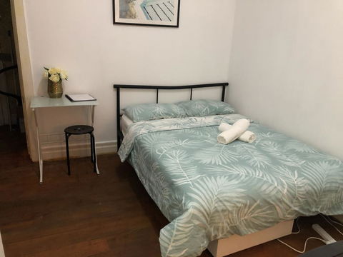 Melbourne Short Stay - Caulfield Station, Monash Uni - Australian Directory 2