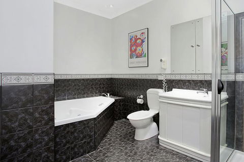 Merton Manor Exclusive B&B - Australian Directory 2