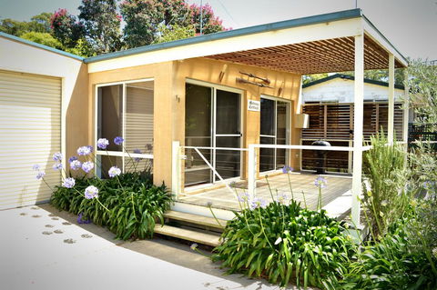 Metung Cottage - Australian Directory 2
