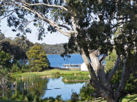 Metung Villa 17 At McMillans - Australian Directory 2
