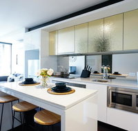 MH001  New  Modern Central Apartment - Australian Directory