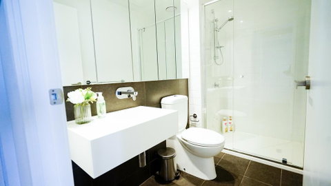 MH001 # New & Modern Central Apartment - Australian Directory 3