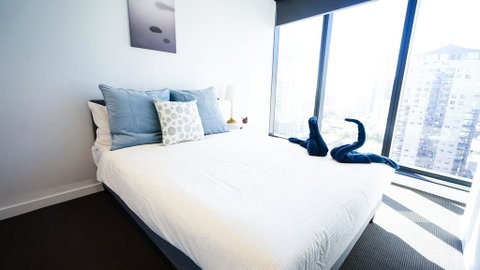 MH001 # New & Modern Central Apartment - Australian Directory 2