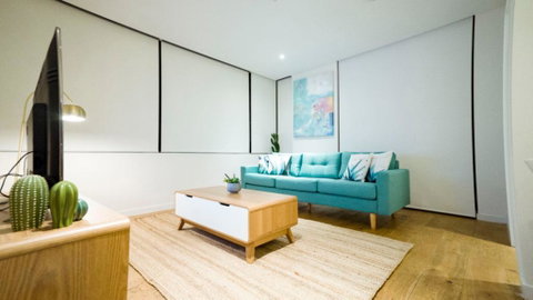 MH005 # Brand New Oasis APT In Melbourne CBD - Australian Directory 0