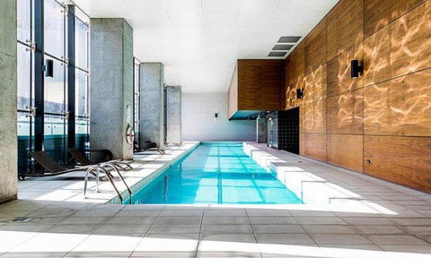 MH005 # Brand New Oasis APT In Melbourne CBD - Australian Directory 2