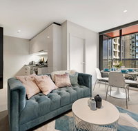 MH022  Sweet Pink room located in Melbourne CBD - Australian Directory