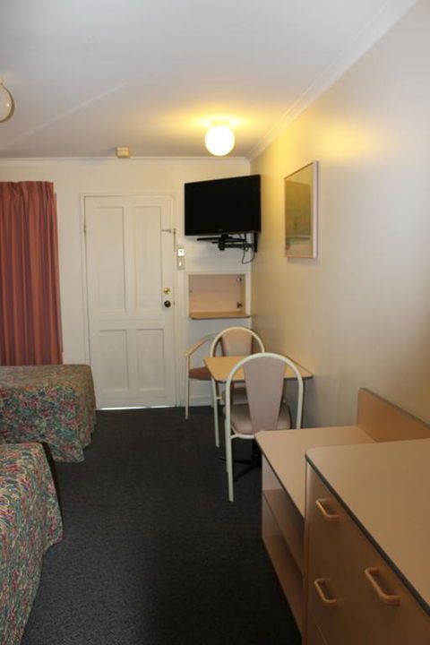 Mid Coast Motor Inn - Australian Directory 2