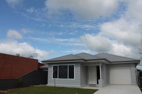 Milawa Vineyard Views - Guesthouse 2 - Australian Directory 3