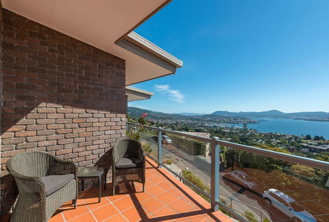 Million Dollar Views Day And Night - Australian Directory 1