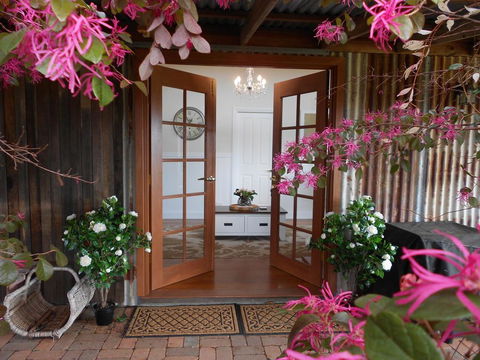 Milton Country Retreat - Australian Directory 1