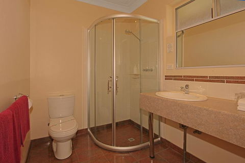 Milton Village Motel - Australian Directory 3