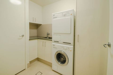 Ming Apartments #3 - 3/236 Marine Parade - Australian Directory 1