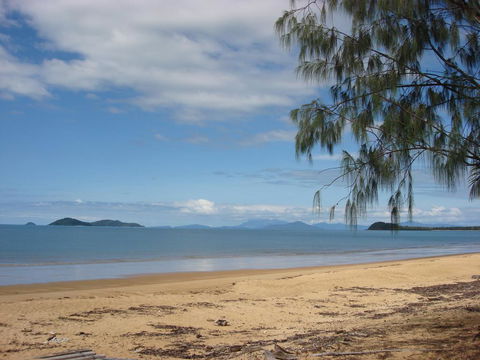 Mission Beach Shores - Australian Directory 1