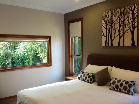Mistinthegumtrees Eco Luxury Cabins - Australian Directory 0