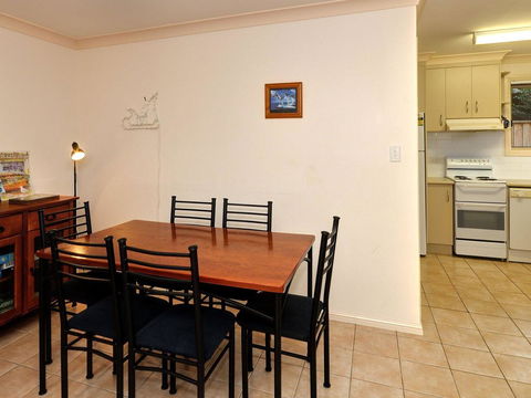 Modern 3 Bedroom Townhouse - Australian Directory 2