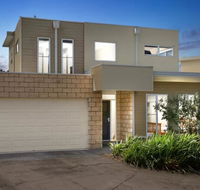 Modern Peaceful Beach Location - Secure Parking - Australian Directory