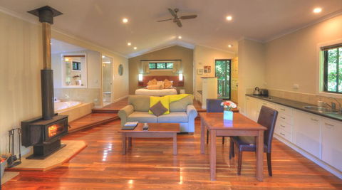 Montague's Of Montville - Australian Directory 0
