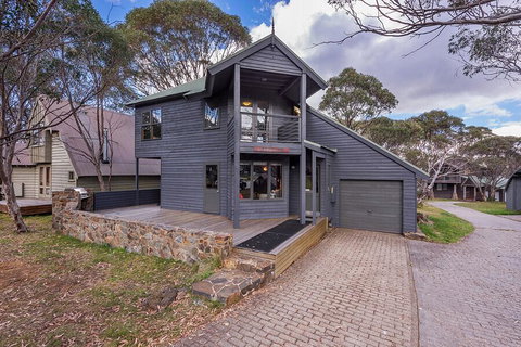 Montane - Australian Directory 0