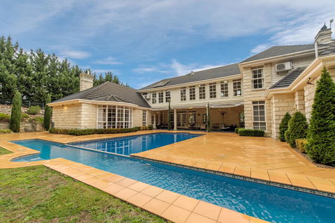 Montfort Manor - Australian Directory 1